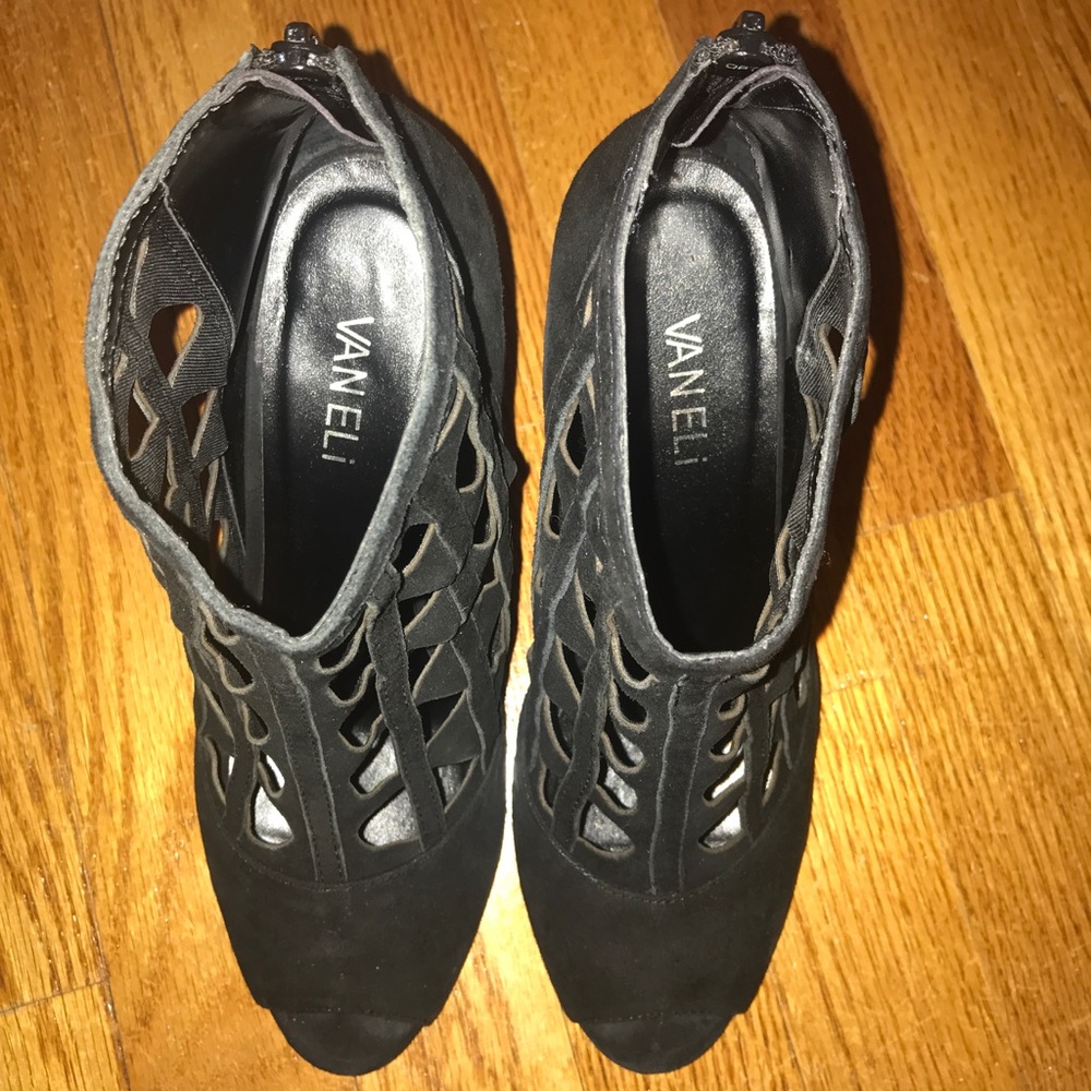Vaneli Black Suede Petal Heals - Picture 4 of 8